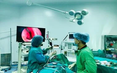 CÓ NÊN PHẪU THUẬT CẮT AMYDAN, NẠO VA??