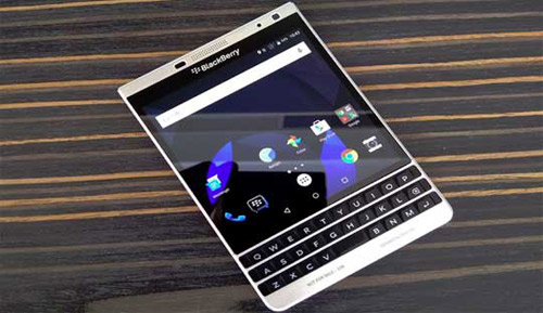 BlackBerry-Passport-Silver-Edition-1