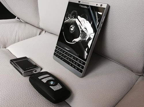 BlackBerry-Passport-Silver-Edition-2