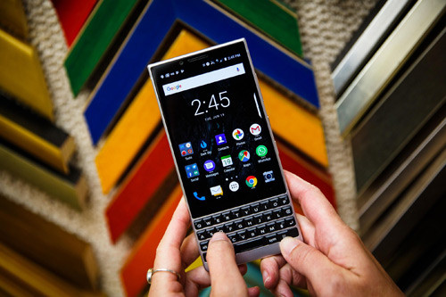 blackberry-android-gia-re-2