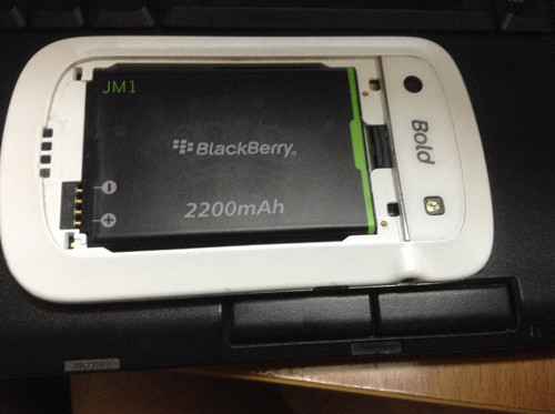 mua-pin-blackberry-9930-tai-hn-1