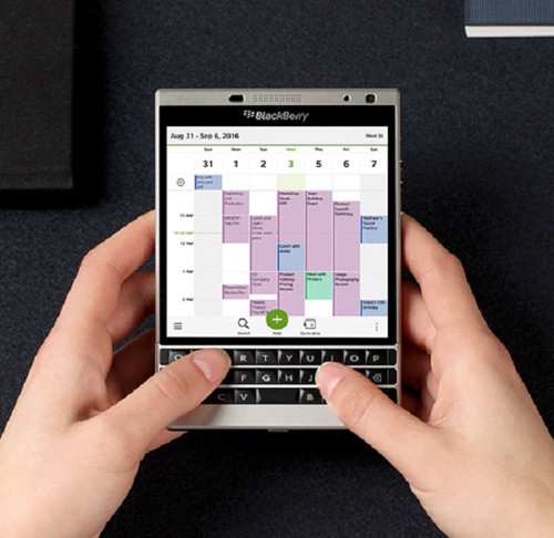 mua-blackberry-passport-silver-cu-2