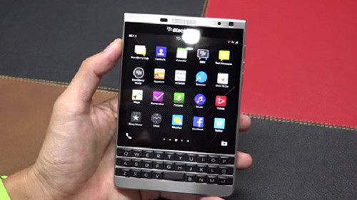 mua-blackberry-passport-silver-cu-3