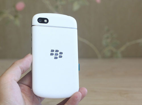 bo-vo-blackberry-q10-full-3