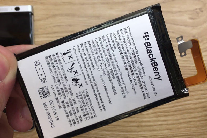 pin của blackberry keyone