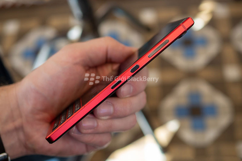 Viền blackberry key2 red