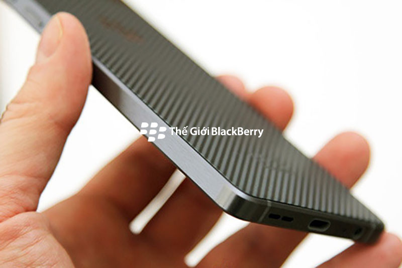 Viền máy blackberry motion