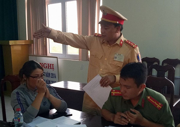 Báo với cảnh sát để tìm điện thoại qua sim