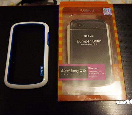 Ốp viền blackberry Q10 Walnutt Bumper Solid
