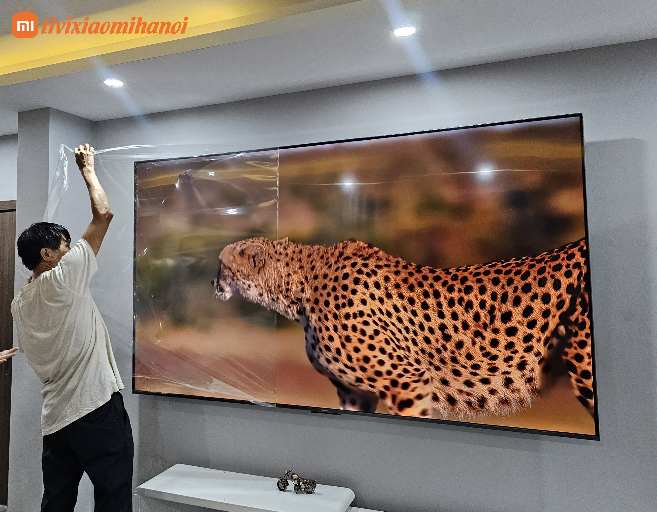 Tivi Xiaomi Redmi Max 100 inch