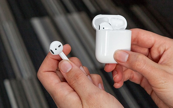 tai-nghe-khong-day-samsung-galaxy-buds-1