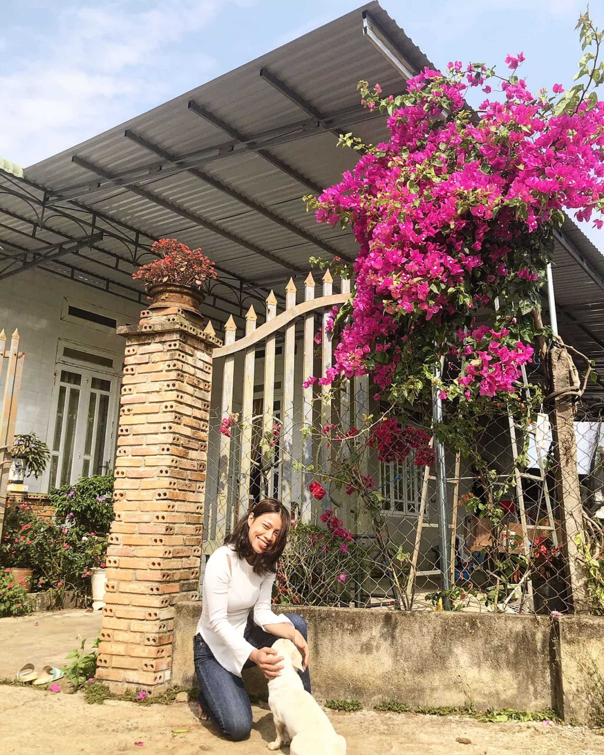anh-truoc-cong-1649406864