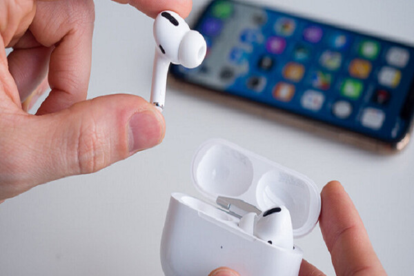 meo-su-dung-airpods-1-1-1640235262