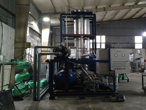 Hình ảnh nghiệm thu máy đá 30 tấn của chị Sothakhanthone