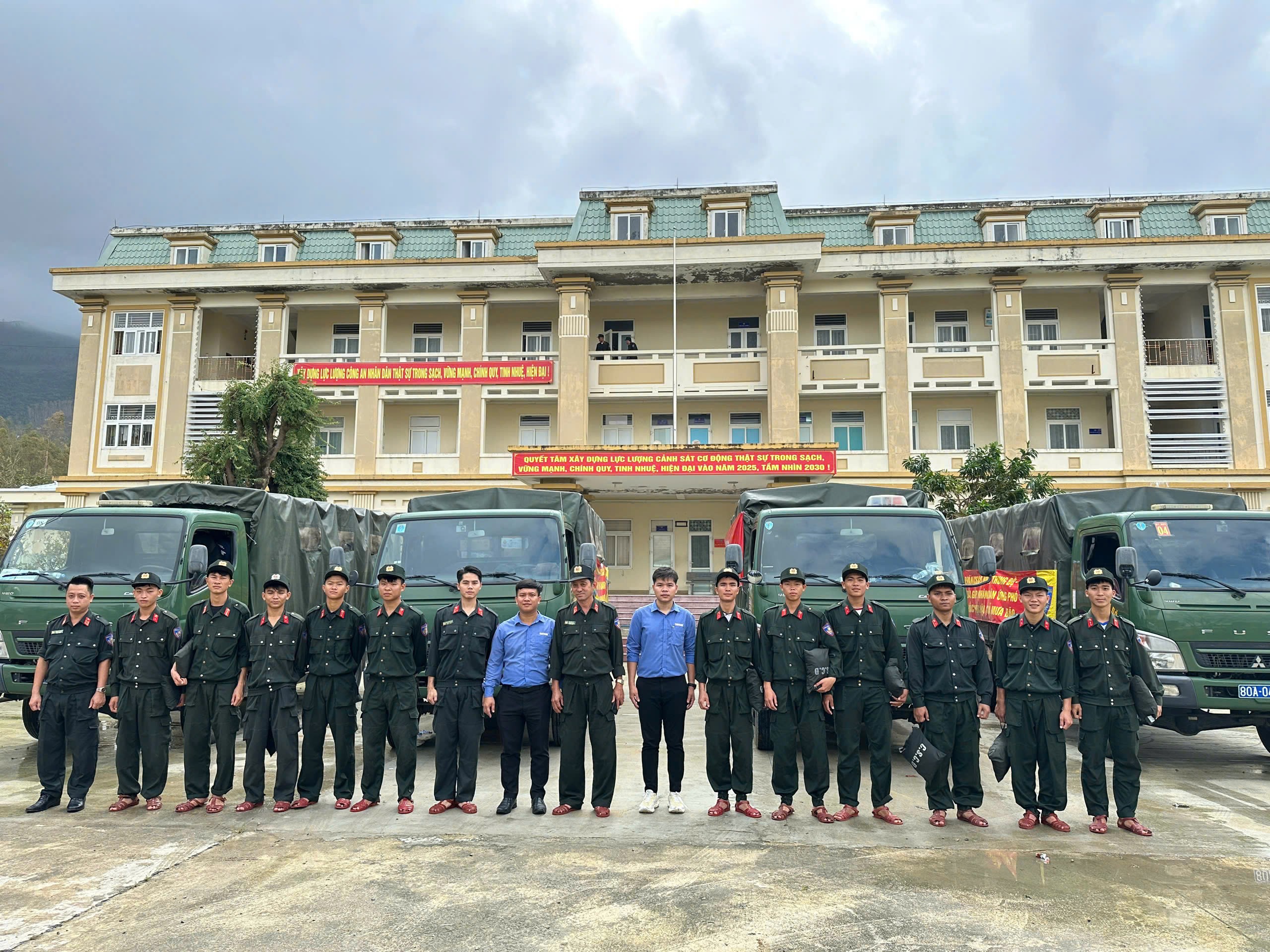 doan-cuu-tro-vietchem-phoi-hop-voi-bo-tu-lenh-canh-sat-co-dong-trung-doan-cscd-nam-trung-bo