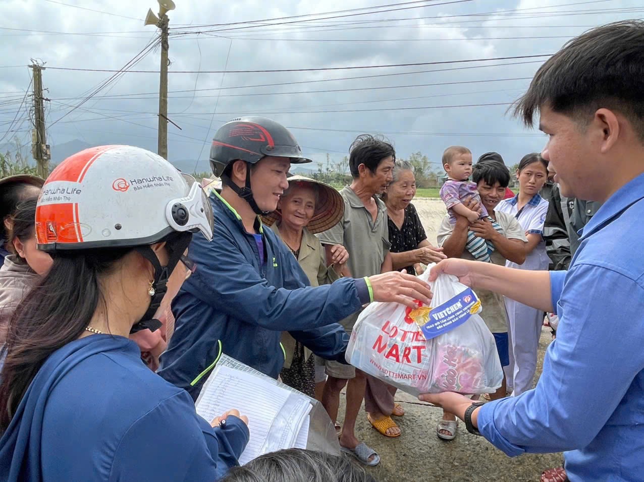 mot-so-hinh-anh-trong-hoat-dong-tu-thien-cua-vietchem-6