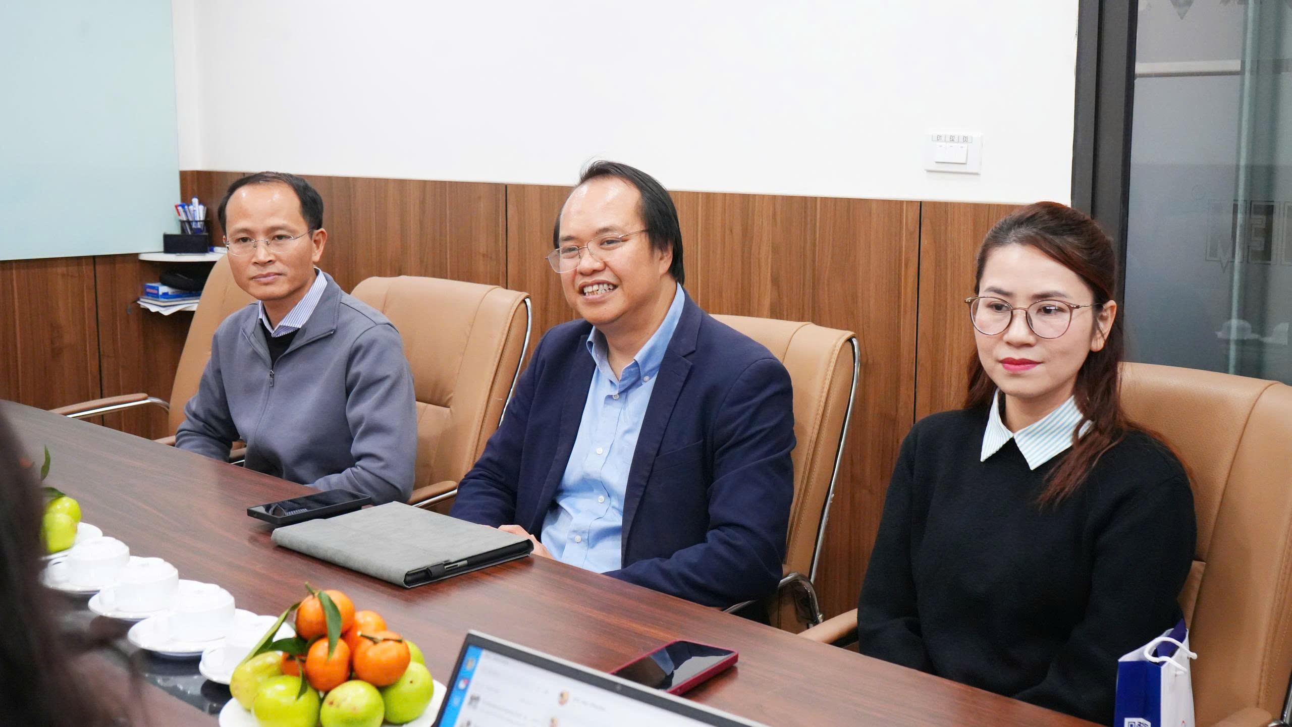 vietchem-tang-cuong-ket-noi-mo-rong-hop-tac-cung-truong-dai-hoc-phenikaa-1