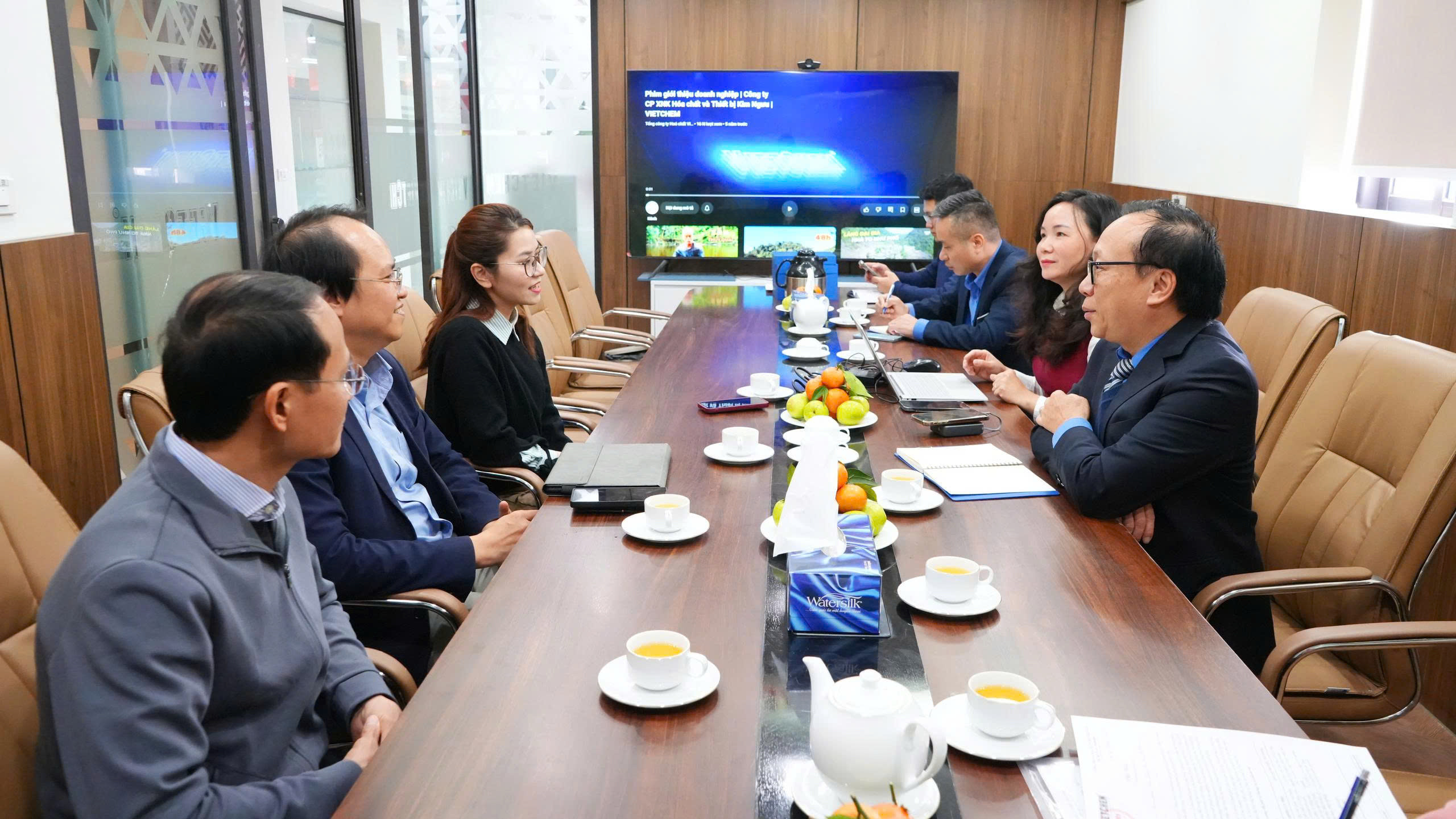 vietchem-tang-cuong-ket-noi-mo-rong-hop-tac-cung-truong-dai-hoc-phenikaa-3