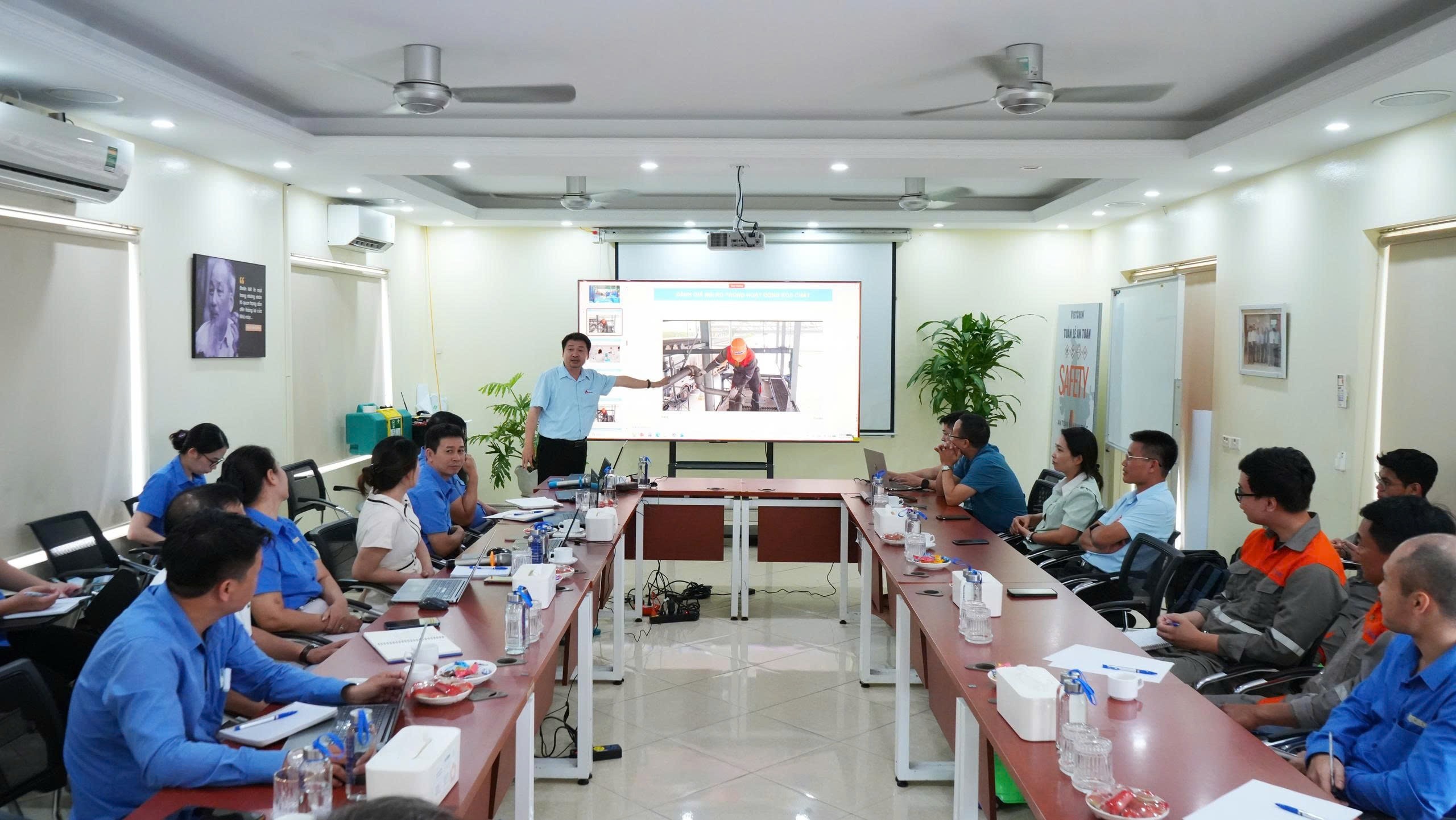 vietchem-tap-huan-an-toan-san-xuat-hoa-chat-5