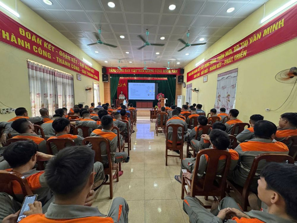 vietchem-to-chuc-tap-huan-an-toan-hang-hoa-nguy-hiem-2026