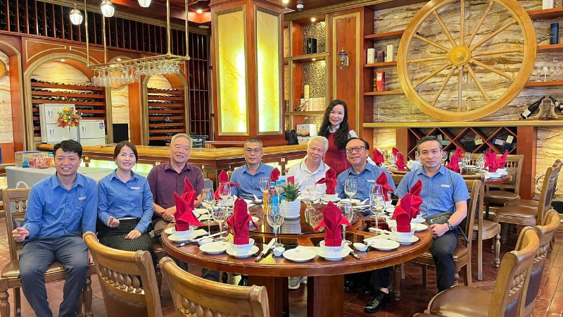 sinh-nhat-tuoi-60-cua-chu-tich-nguyen-duc-viet-2