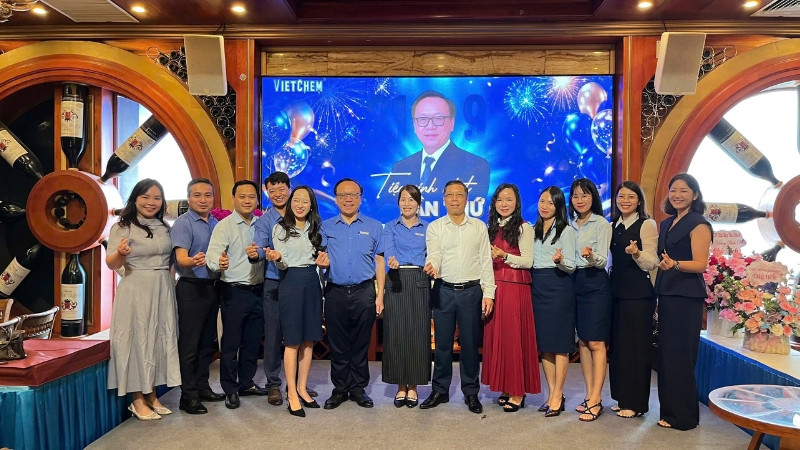 sinh-nhat-tuoi-60-cua-chu-tich-nguyen-duc-viet-4