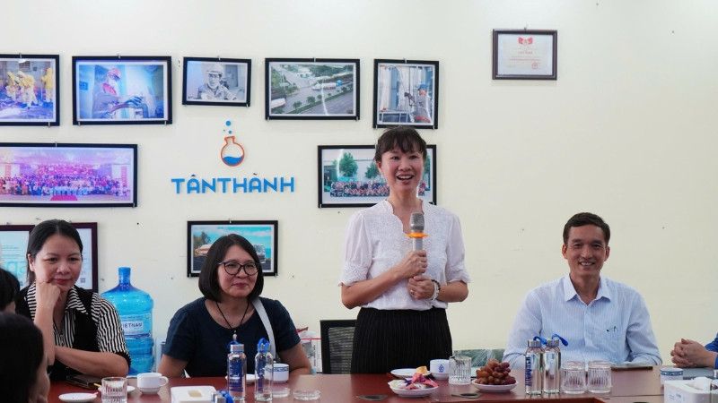 vietchem-don-dai-hoc-bach-khoa-tham-nha-may-tan-thanh-2
