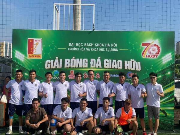 VIETCHEM Sôi Nổi Tại Giải Bóng Đá Giao Hữu “Bách Khoa 70 Năm Trở Về”
