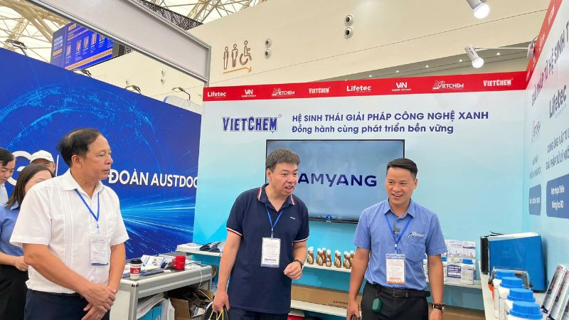 vietchem-trien-lam-doanh-nhan-bach-khoa-2026-6