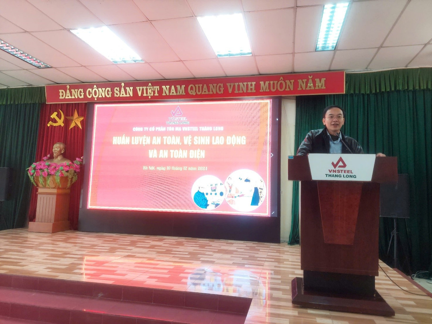Vnsteel Thăng Long tổ chức Lớp huấn luyện và cấp Chứng nhận An toàn vệ sinh lao động và An toàn điện.