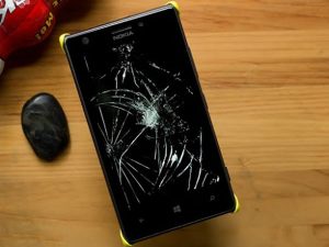 màn hình Lumia 520 bị vỡ