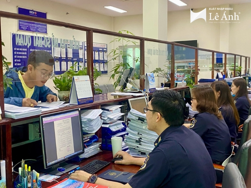 Hải Quan Là Gì? Vai Trò & Quy Trình Quản Lý Trong XNK