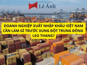 7-viec-doanh-nghiep-xuat-nhap-khau-viet-nam-can-lam-khi-xung-dot-trung-dong-leo-thang.png