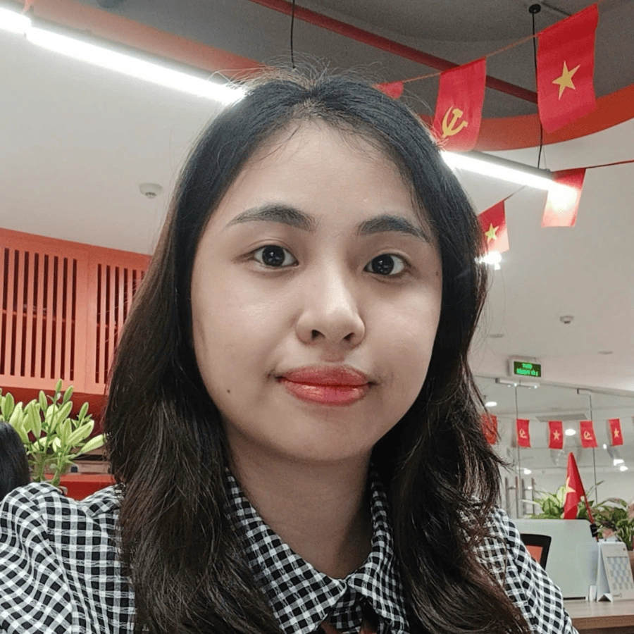 cô Lê Thị Ngọc Oanh