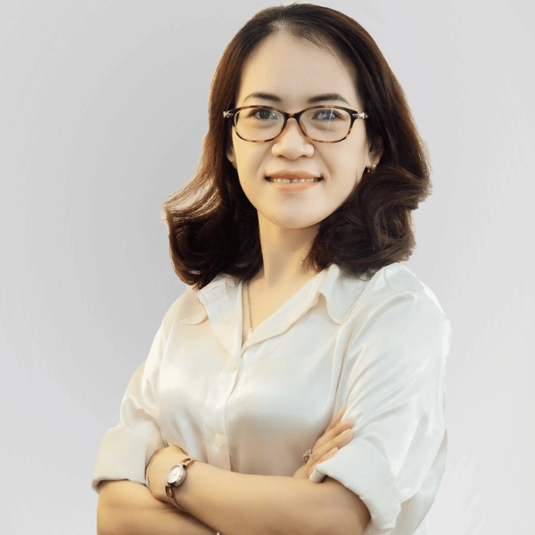 Cô Phạm Mai Anh tốt nghiệp chuyên ngành Kinh tế Đối ngoại và là MBA Trường Đại học Ngoại Thương. Cô đã có gần 20 năm kinh nghiệm làm nghề thực tế