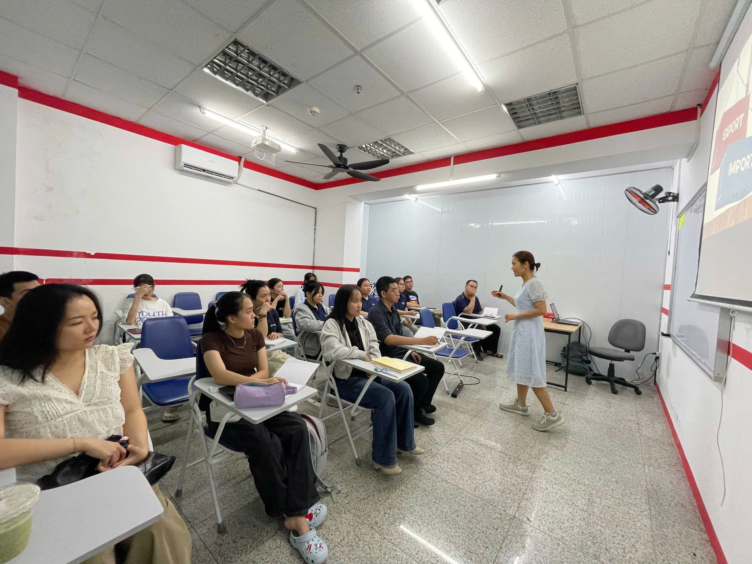 khóa học xuất nhập khẩu tại tphcm