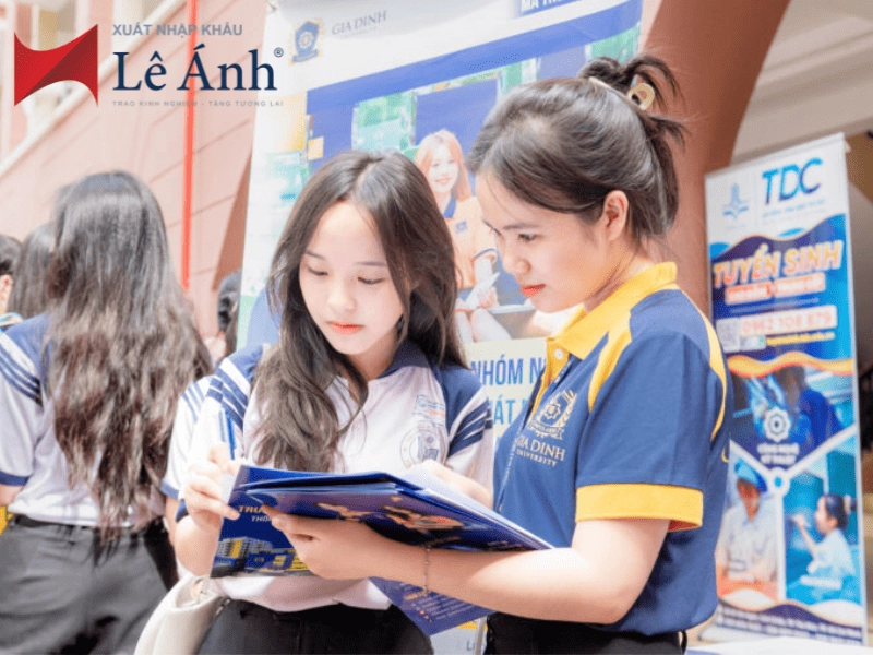ngành logistics học gì