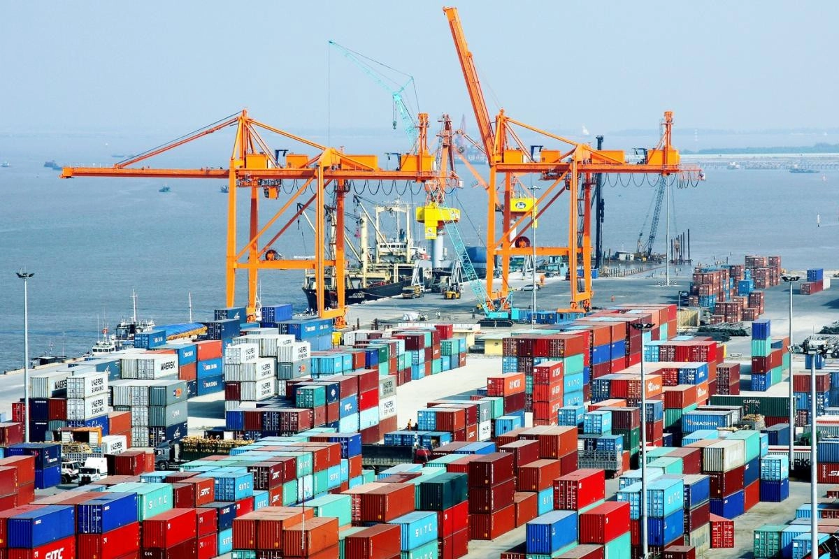 thuế xuất nhập khẩu là gì