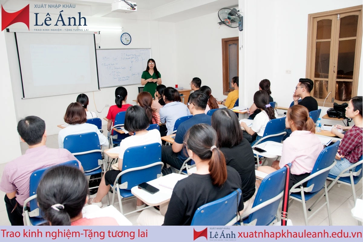 khoá học xuất nhập khẩu tại hà nội tphcm