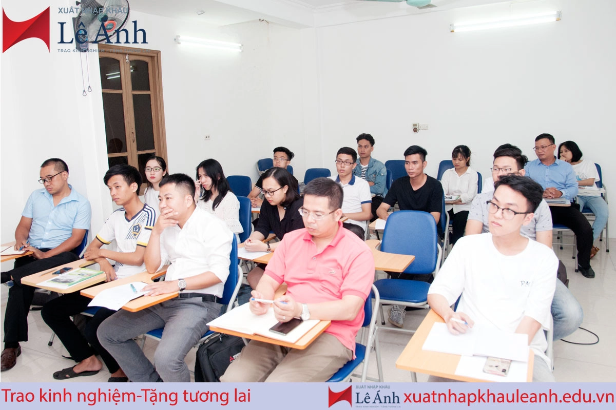 khoá học xuất nhập khẩu tại tpchm