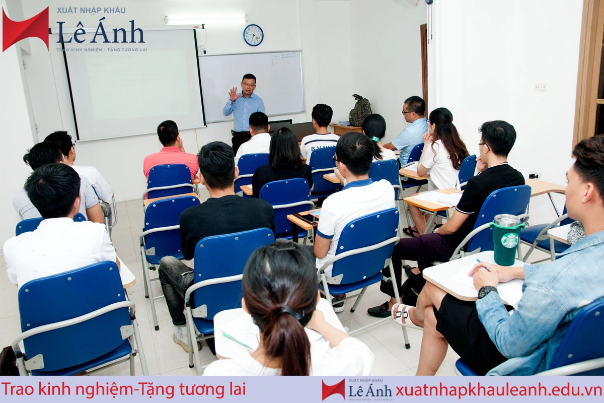 nên học xuất nhập khẩu ở đâu hà nội tphcm