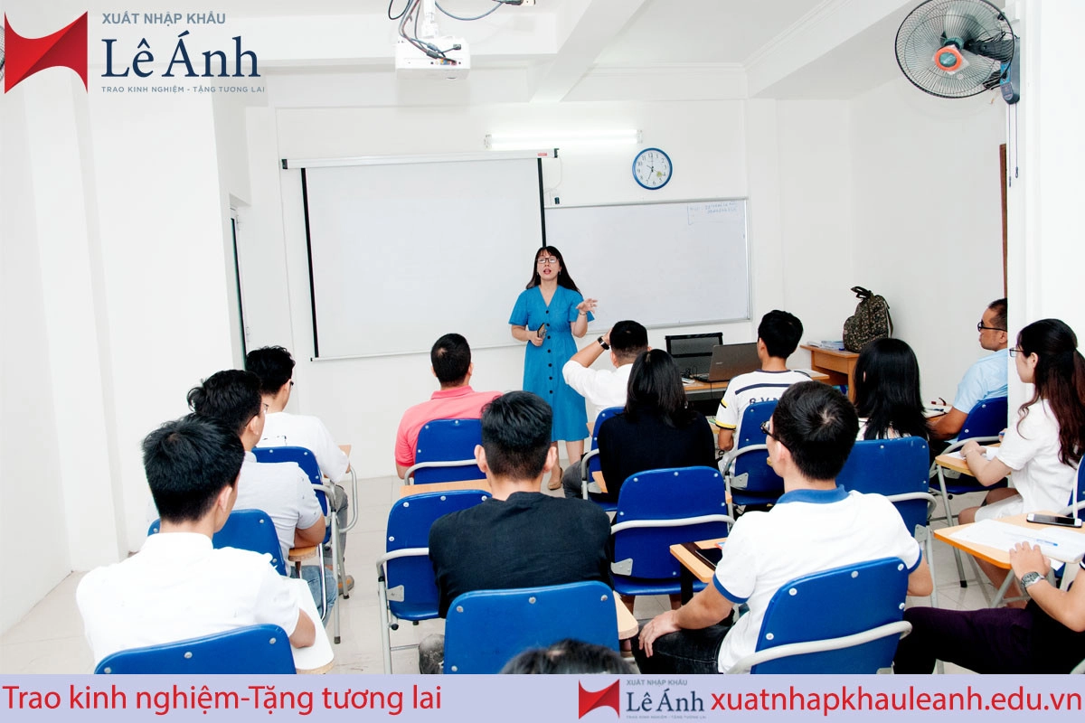 khoá học xuất nhập khẩu