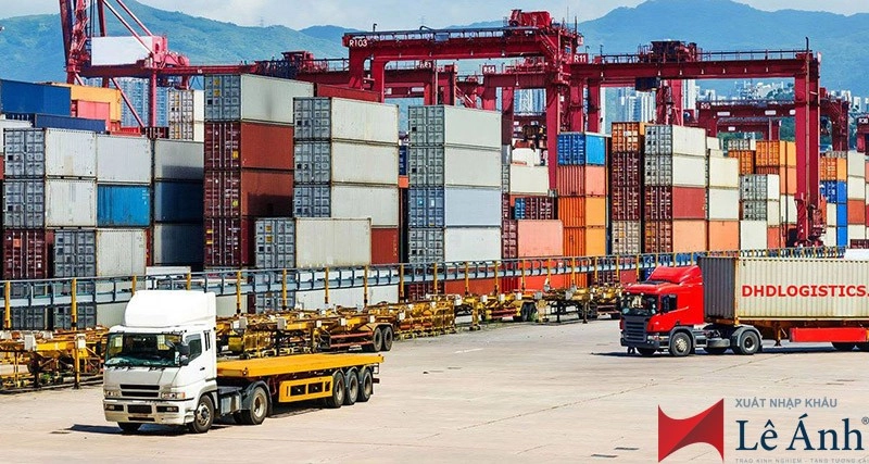 nganh-xuat-nhap-khau-2022-1