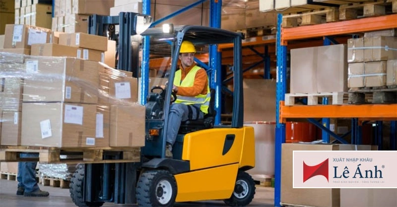 Kho trung chuyển là gì