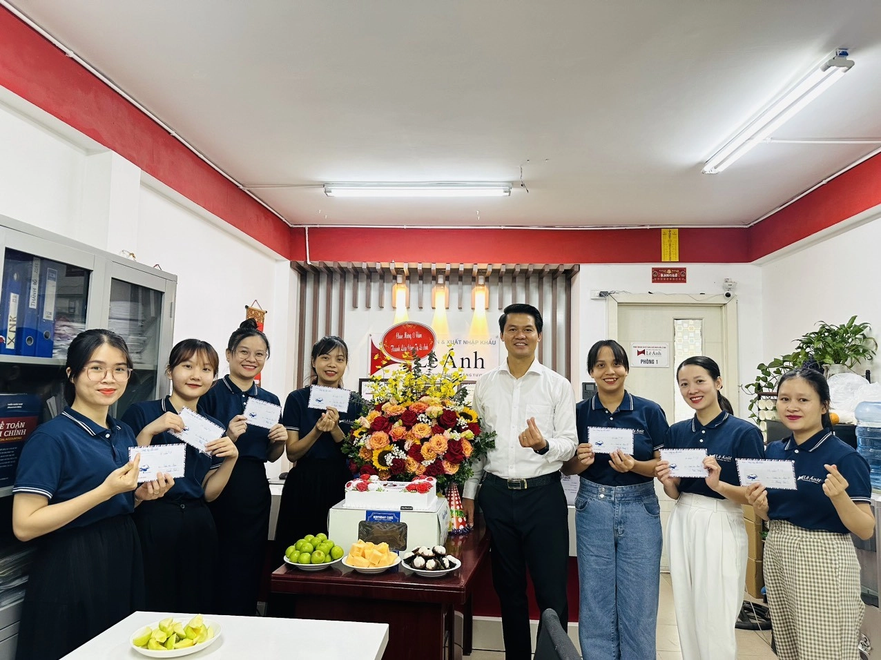 13 năm thành lập xuất nhập khẩu Lê Ánh