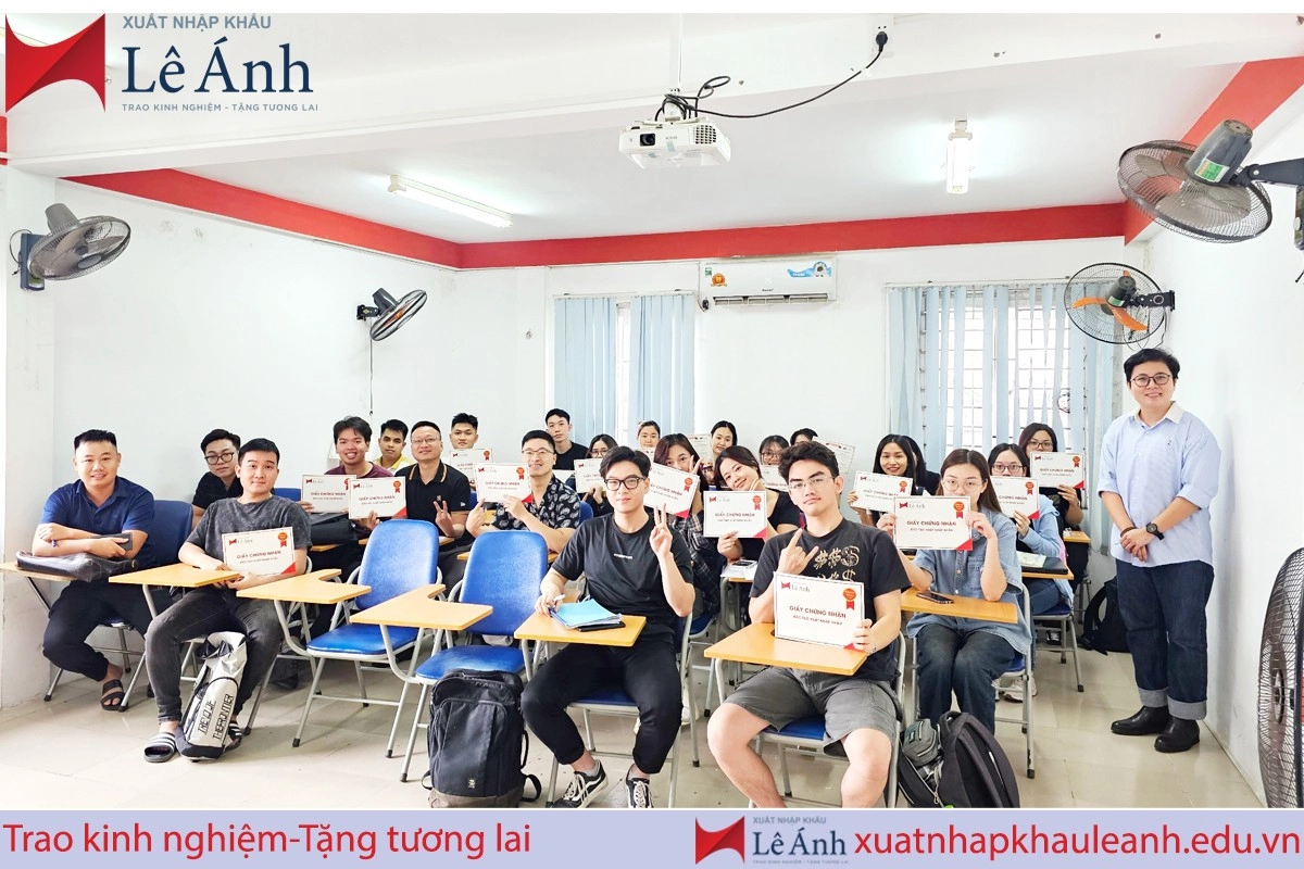 Khóa học xuất nhập khẩu và logistics thực tế cho người mới bắt đầu